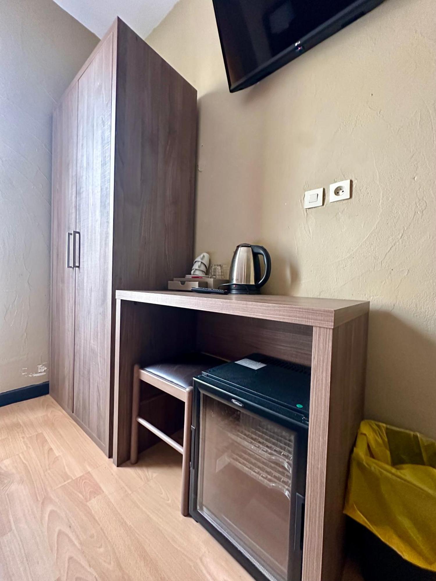 Hotel Victor Hugo Clamart Ngoại thất bức ảnh