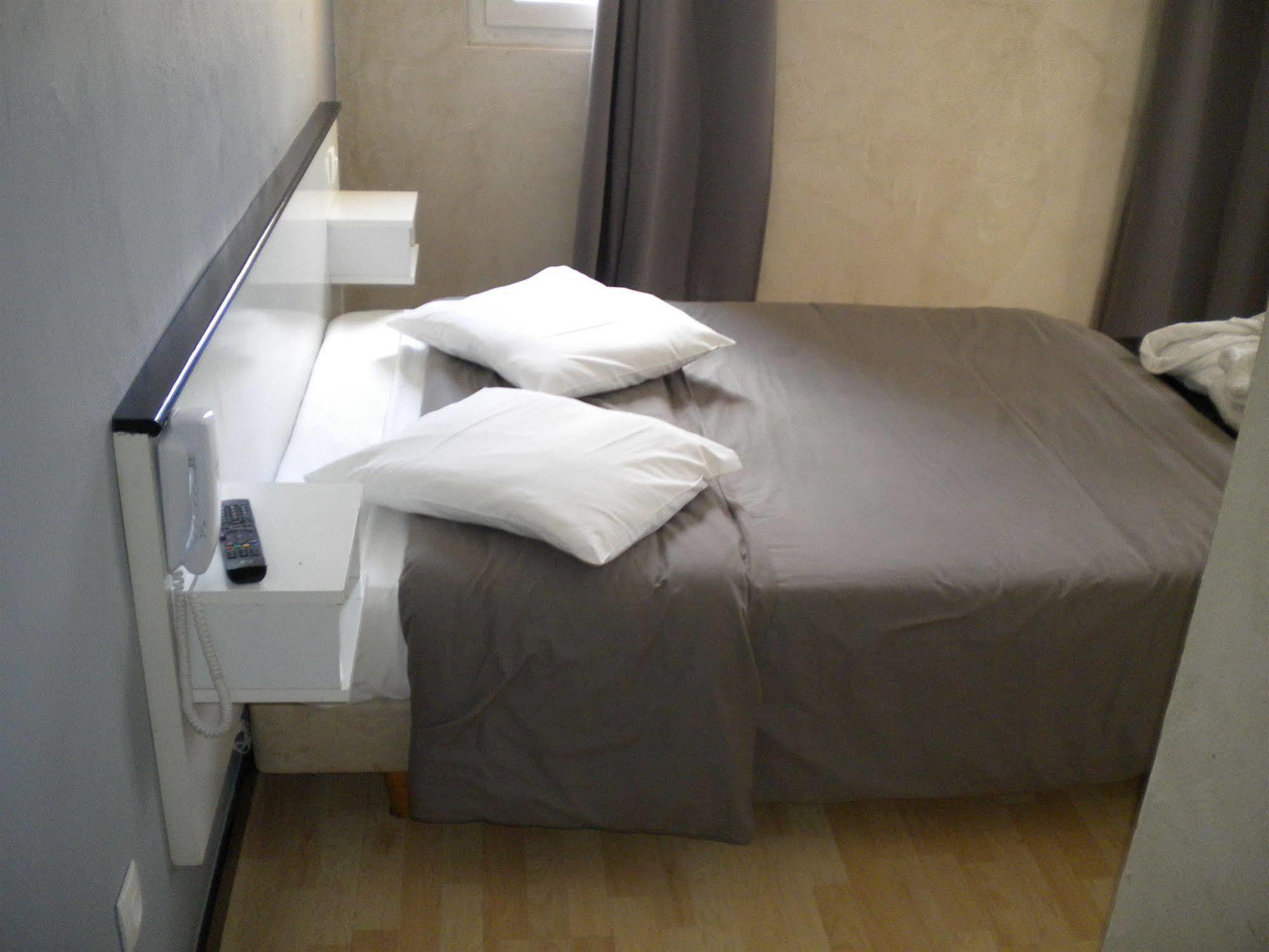 Hotel Victor Hugo Clamart Ngoại thất bức ảnh